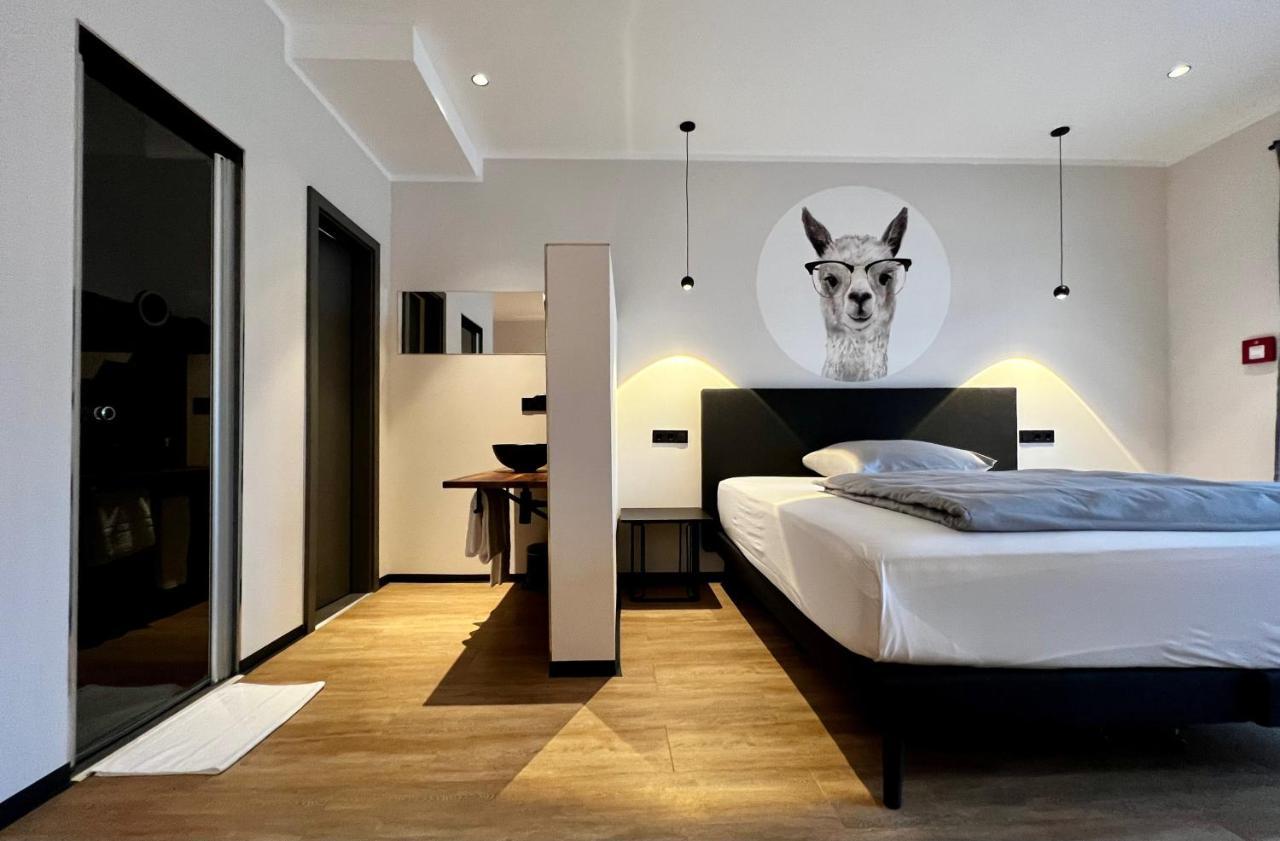Hotel Drei Hoefe Фридрихсдорф Экстерьер фото