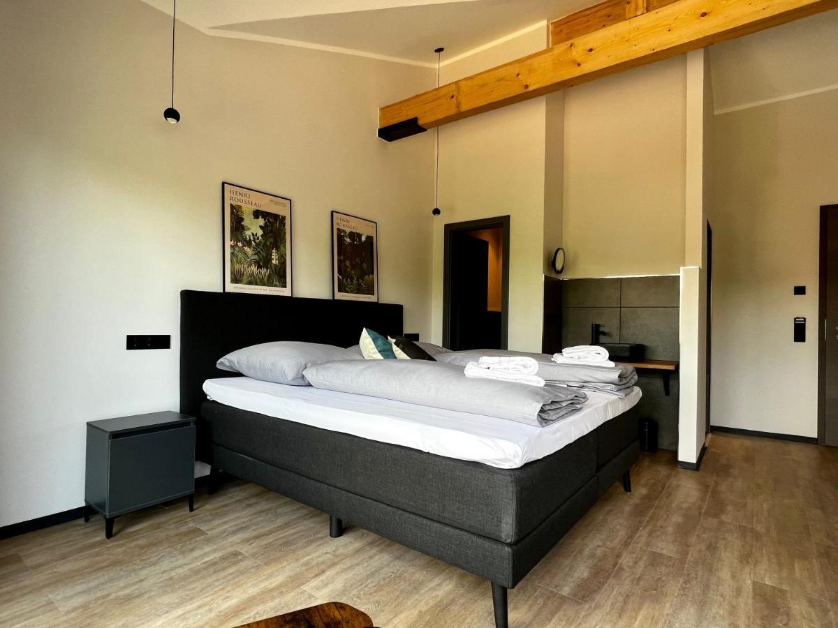 Hotel Drei Hoefe Фридрихсдорф Экстерьер фото