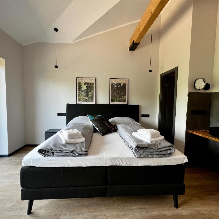 Hotel Drei Hoefe Фридрихсдорф Экстерьер фото