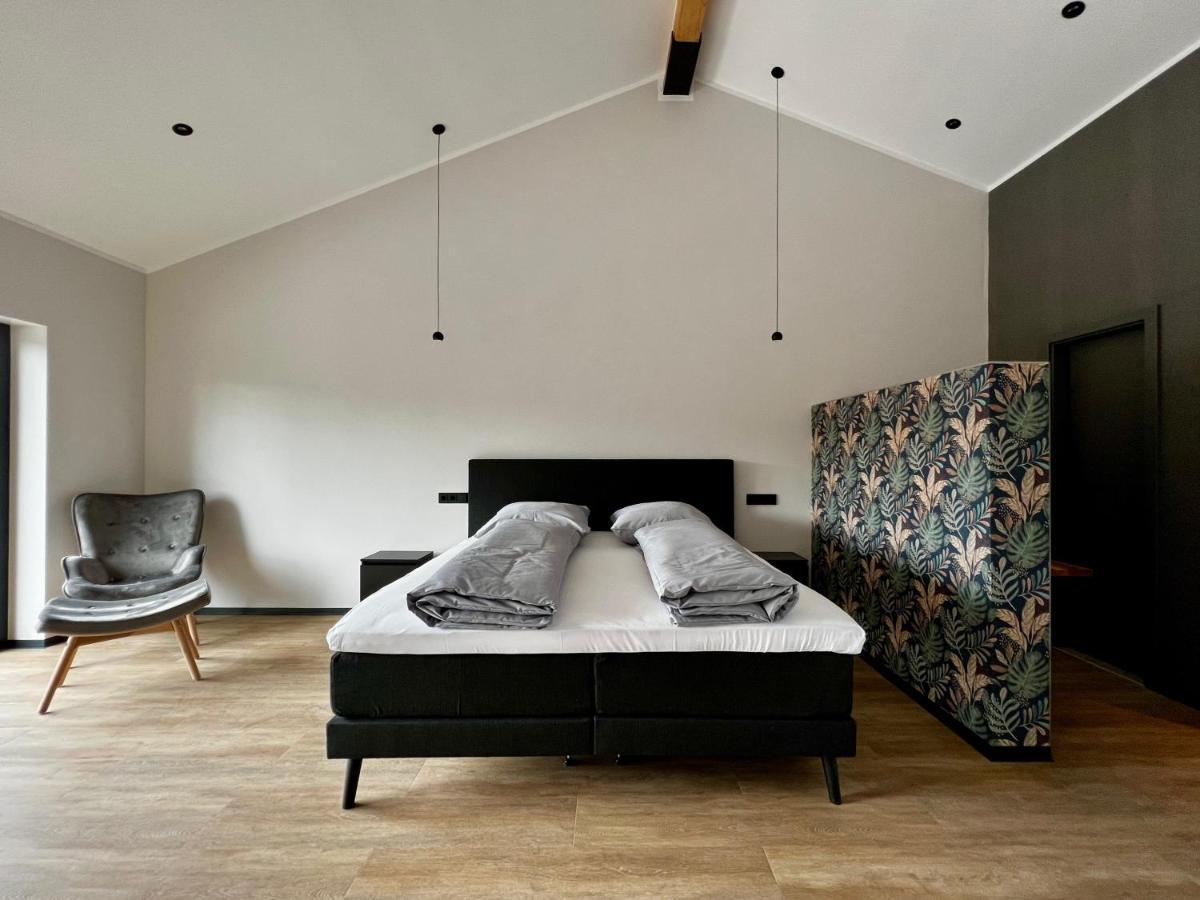 Hotel Drei Hoefe Фридрихсдорф Экстерьер фото